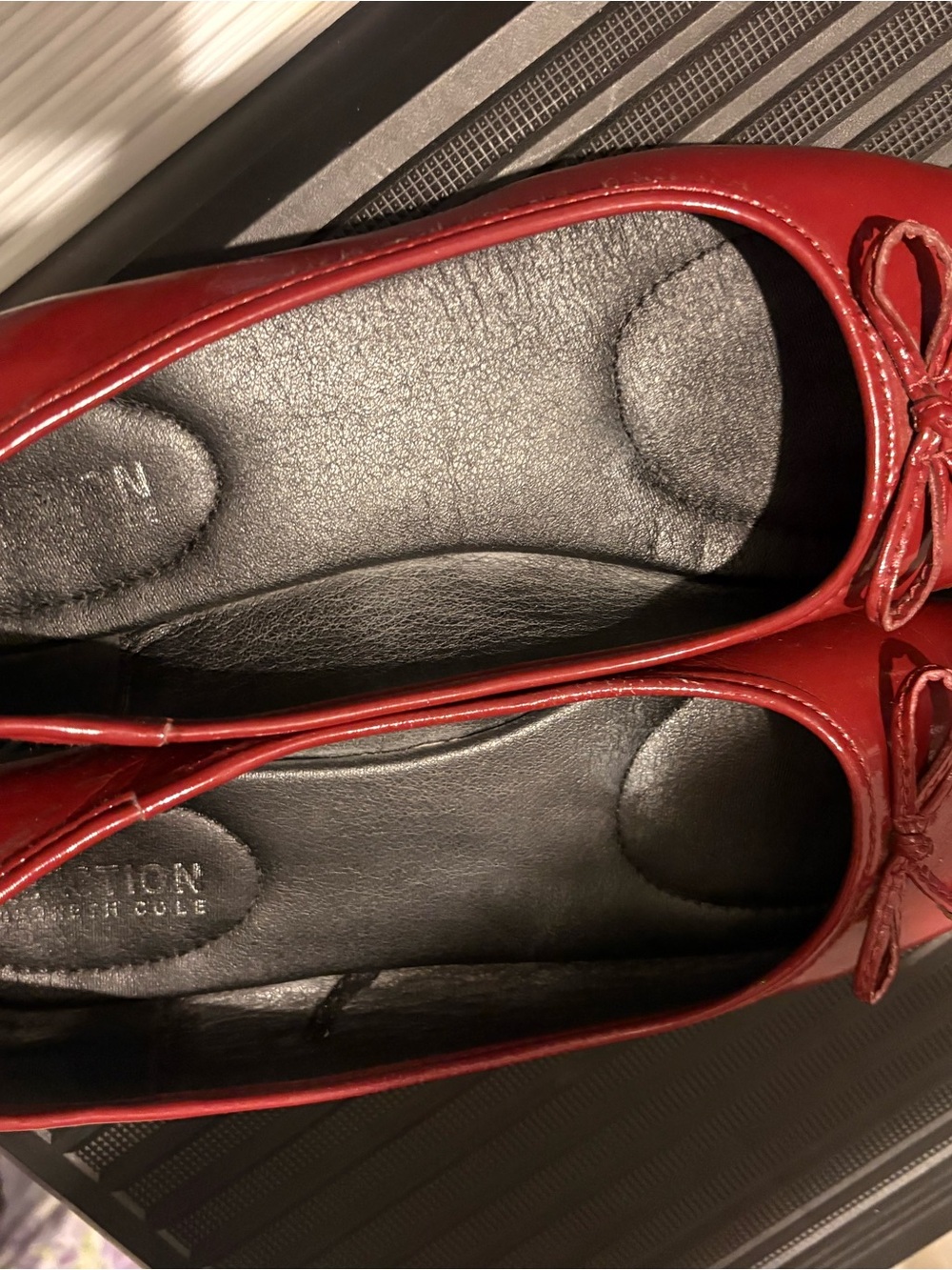 Kenneth Cole Reaction Red Patent Leather Ballet Flats Mary Jane